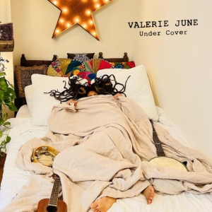 Valerie June - Under Cover (Colour Cerise / Red) in the group OUR PICKS / Best albums of 2022 / Best of 22 Morgan at Bengans Skivbutik AB (4184407)