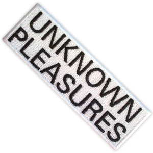 Joy Division - Unknown Pleasures Text Woven Patch in the group MERCHANDISE / Patch / Pop-Rock at Bengans Skivbutik AB (5565586)